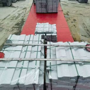 梧州 芝麻白仿形加直形路沿石出货日常