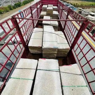 梧州 黄金麻花岗岩荔枝面，光面毛板装车完成