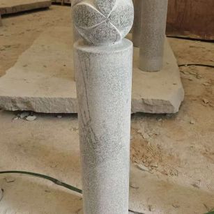 梧州 芝麻白花岗岩石材挡车石柱、停车柱、圆柱挡车柱、方柱挡车柱等