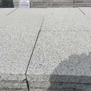 梧州 白麻花岗岩石材推荐 荔枝面地铺石