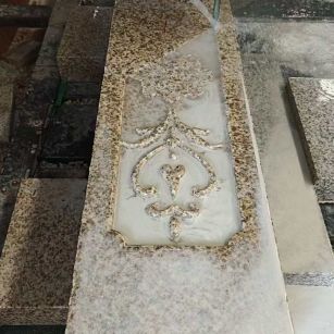 梧州 黄金麻花岗岩异形加工雕刻栏杆大柱