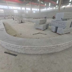 梧州 芝麻白异形坐凳，自然面光面弧形加工