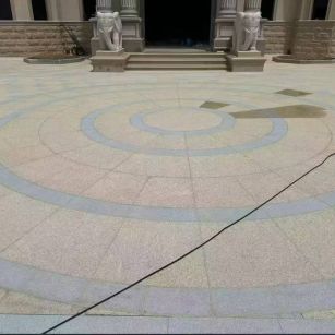 梧州 黄金麻芝麻灰花岗岩石材地铺拼接效果