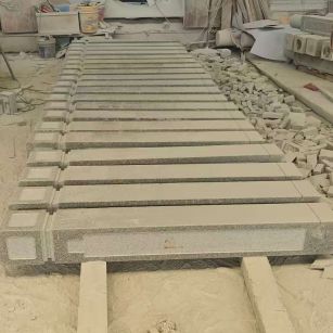 梧州 芝麻白异形加工雕刻-栏杆大柱，方柱