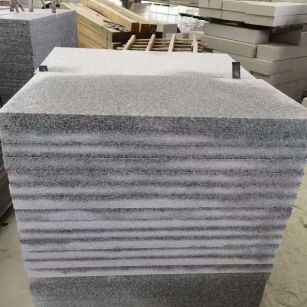 梧州 芝麻白5公分火烧地铺成品，900*400，规格可定制