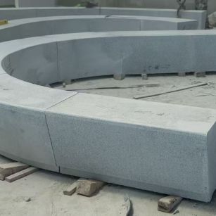 梧州 芝麻白花岗岩光面弧形坐凳