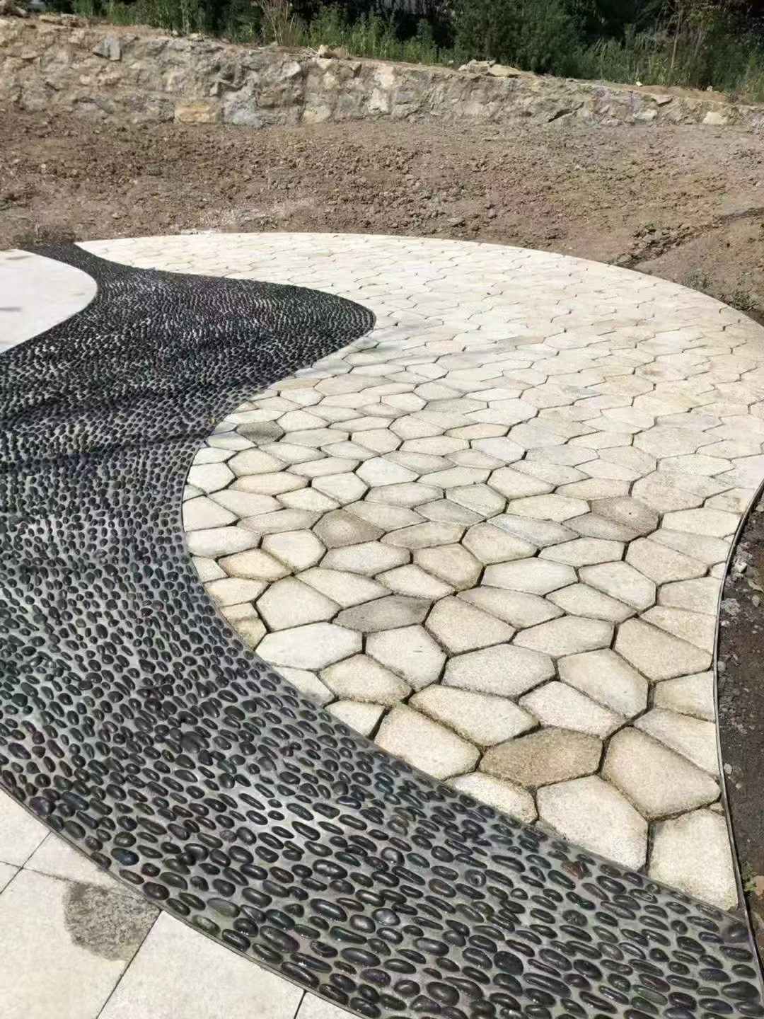 梧州 黄金麻冰裂纹地铺石工地铺装案例