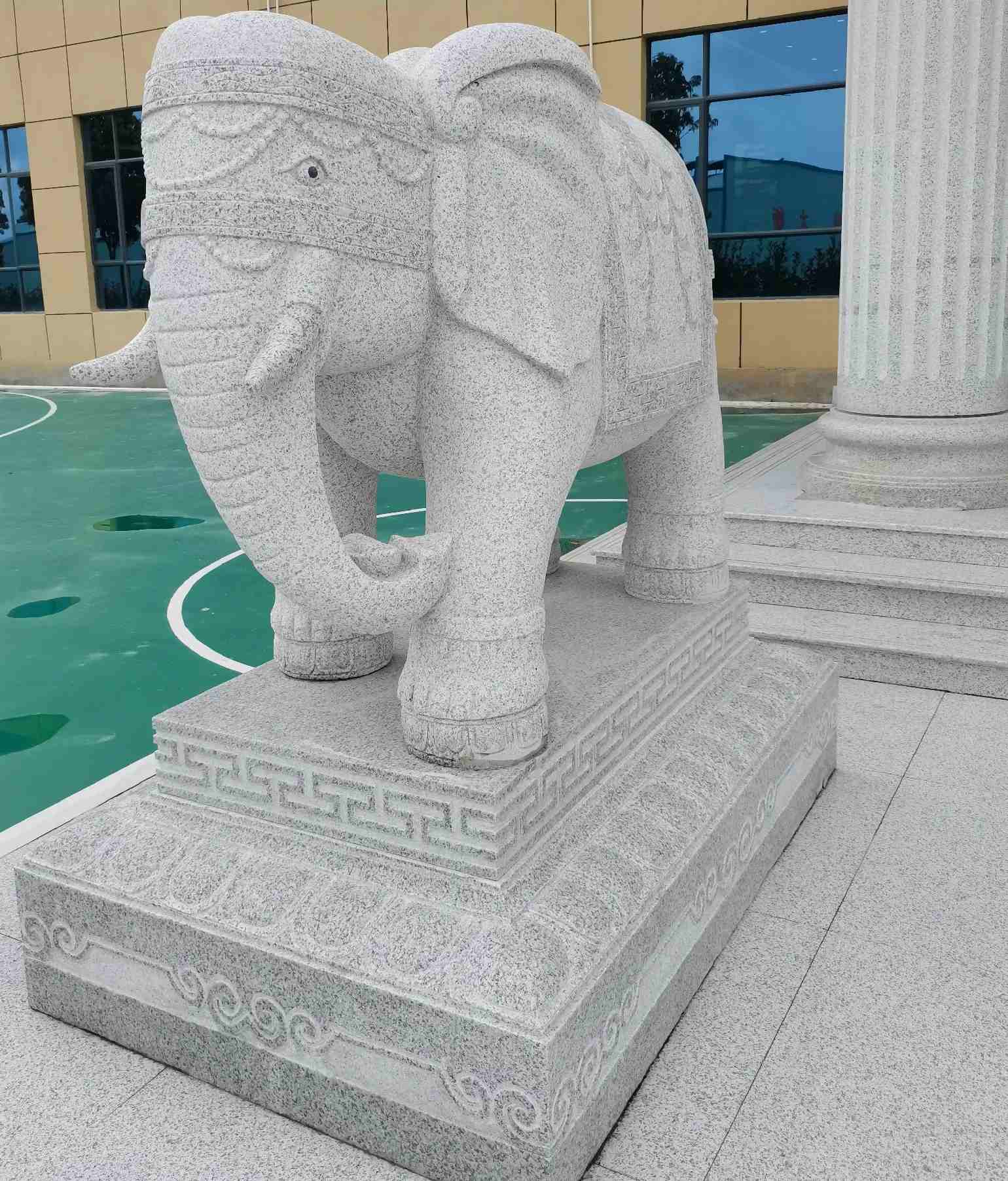 梧州 白麻花岗岩动物异形石雕-大象