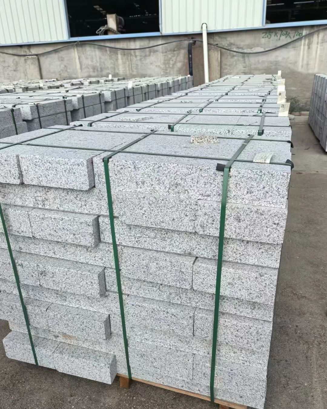 梧州 白麻花岗岩路沿石，弧形路沿石，道牙石，马路牙子，界石，路缘石，平沿石，直岩石，平缘石等