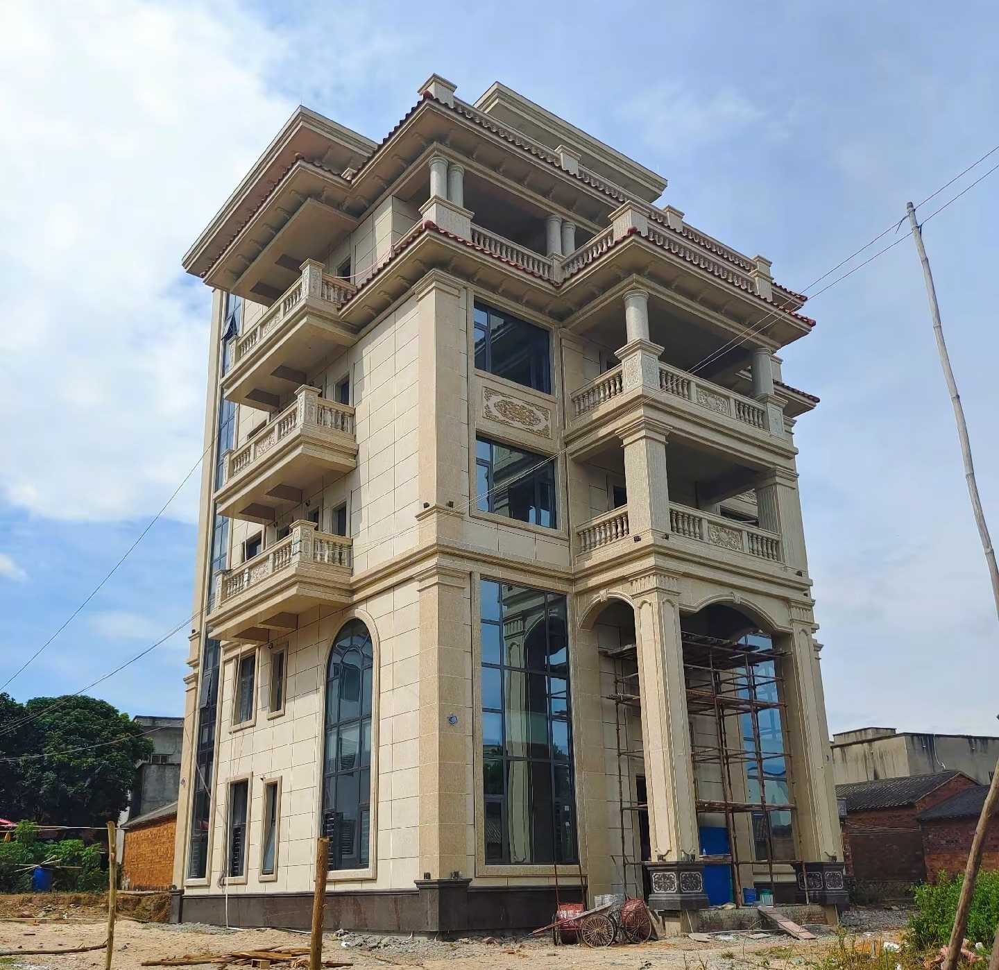 梧州 黄金麻花岗岩石材别墅外墙干挂搭配（雕花栏杆花瓶柱门楼罗马柱）