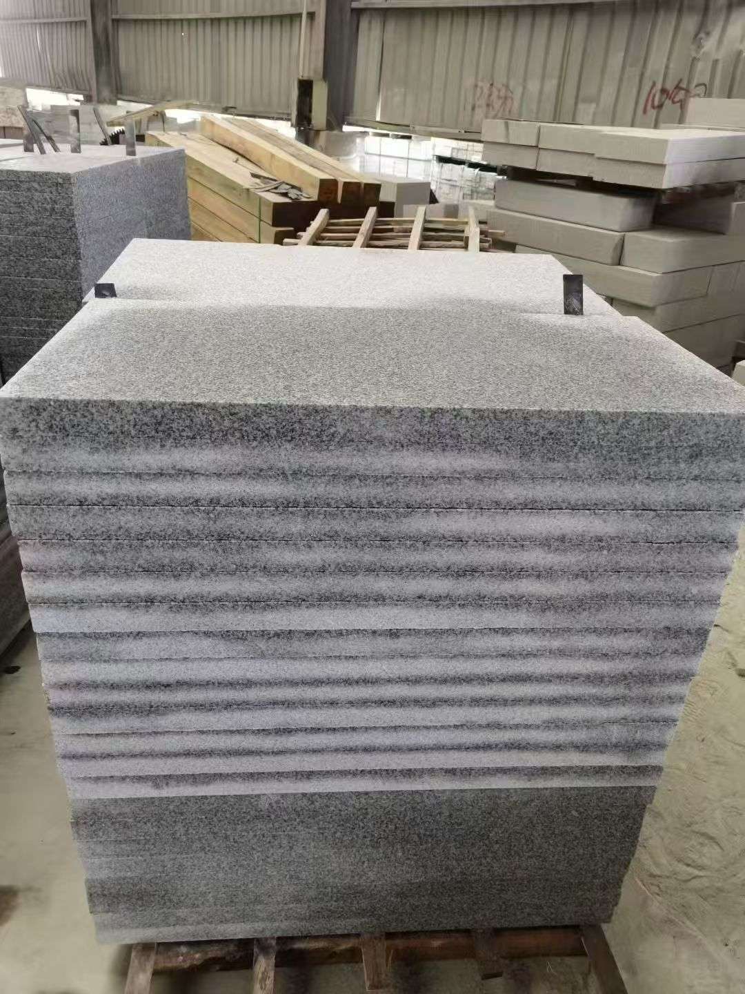 梧州 芝麻白5公分火烧地铺成品，900*400，规格可定制