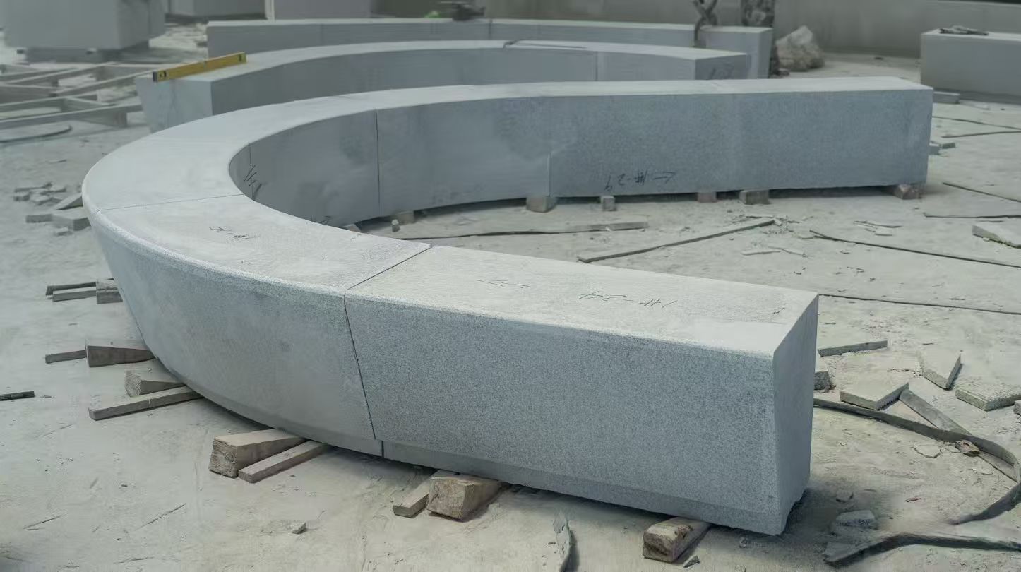 梧州 芝麻白花岗岩光面弧形坐凳