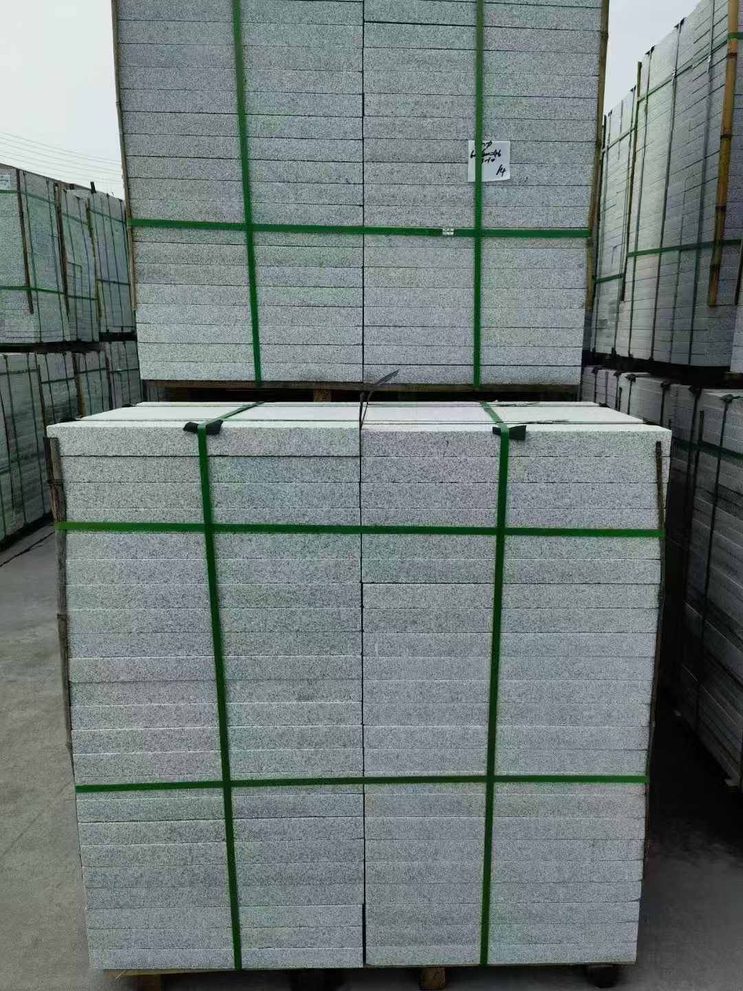 梧州 芝麻白火烧，园林广场市政工程地铺石，1.8~5.0厚均有现货