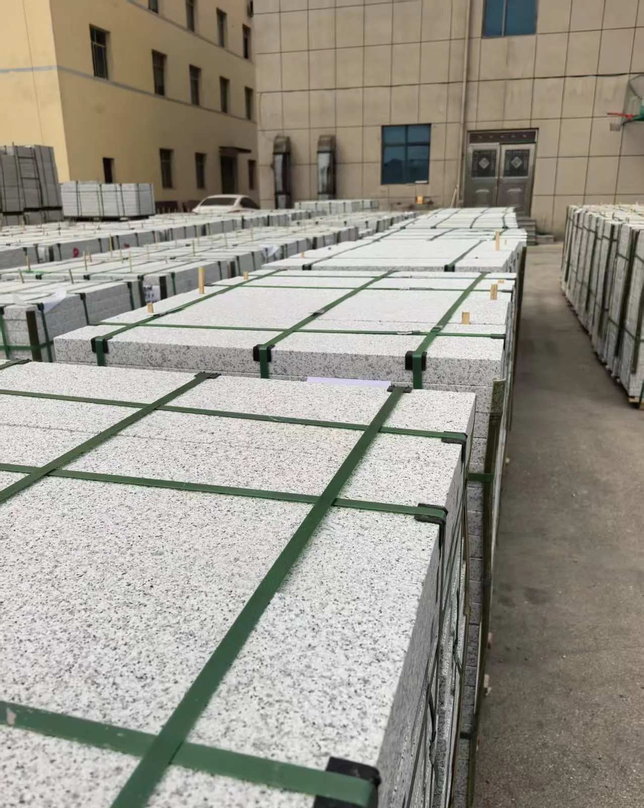 梧州 白麻花岗岩5.0公分荔枝面地铺石