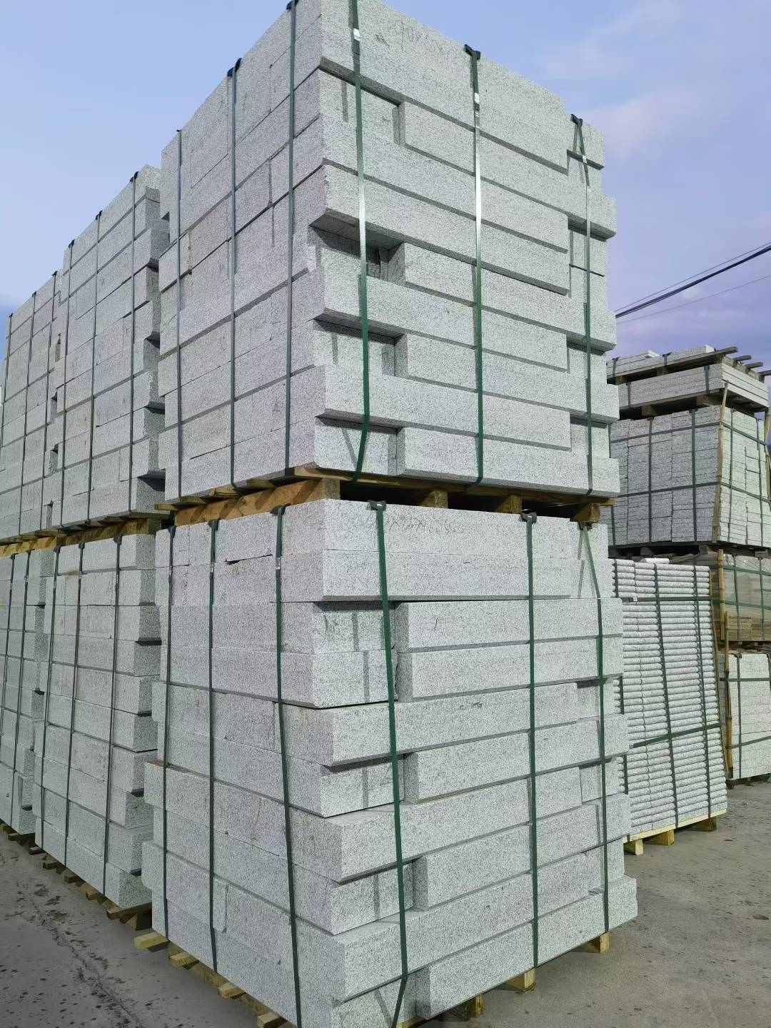 梧州 芝麻白花岗岩路沿石，路缘石，路肩石，道牙，立缘石，马路牙子，街沿石，侧石等