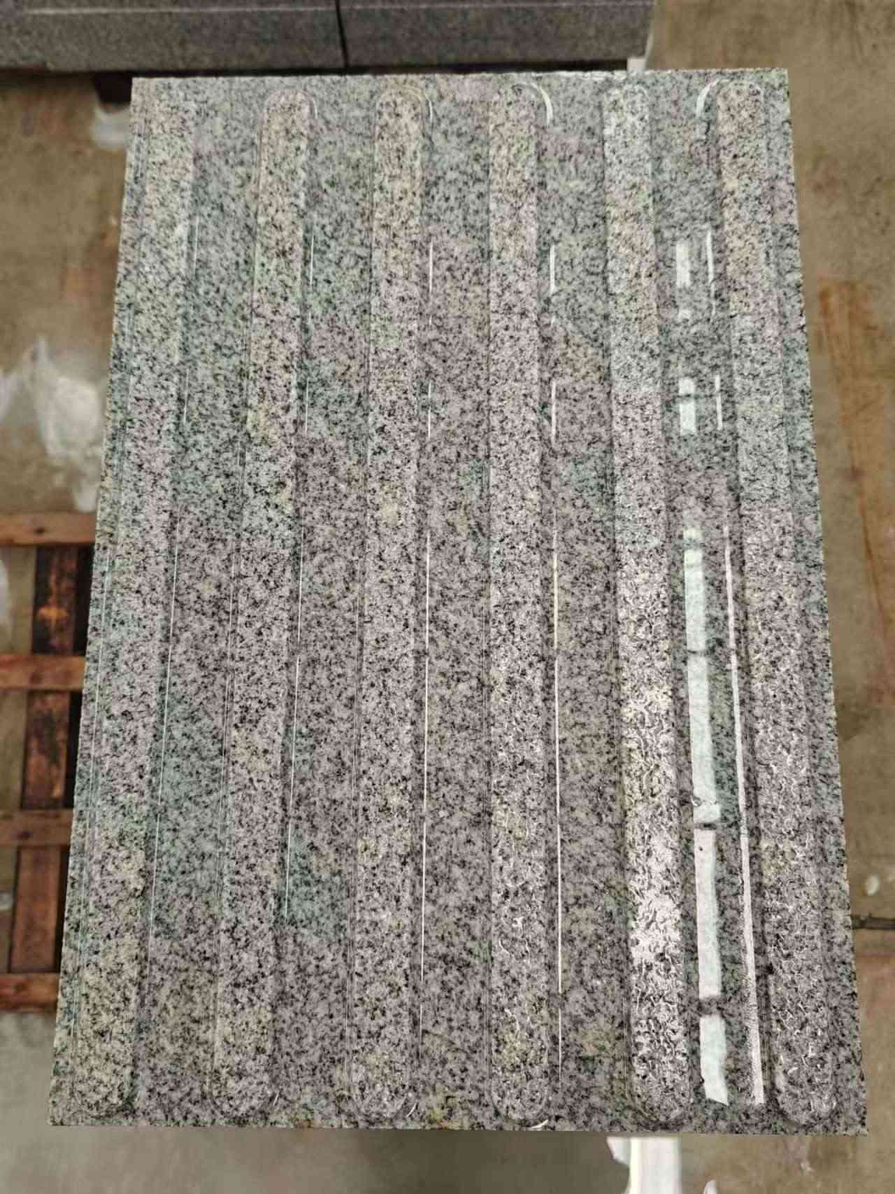 梧州 芝麻白花岗岩荔枝面雕刻盲道，盲条