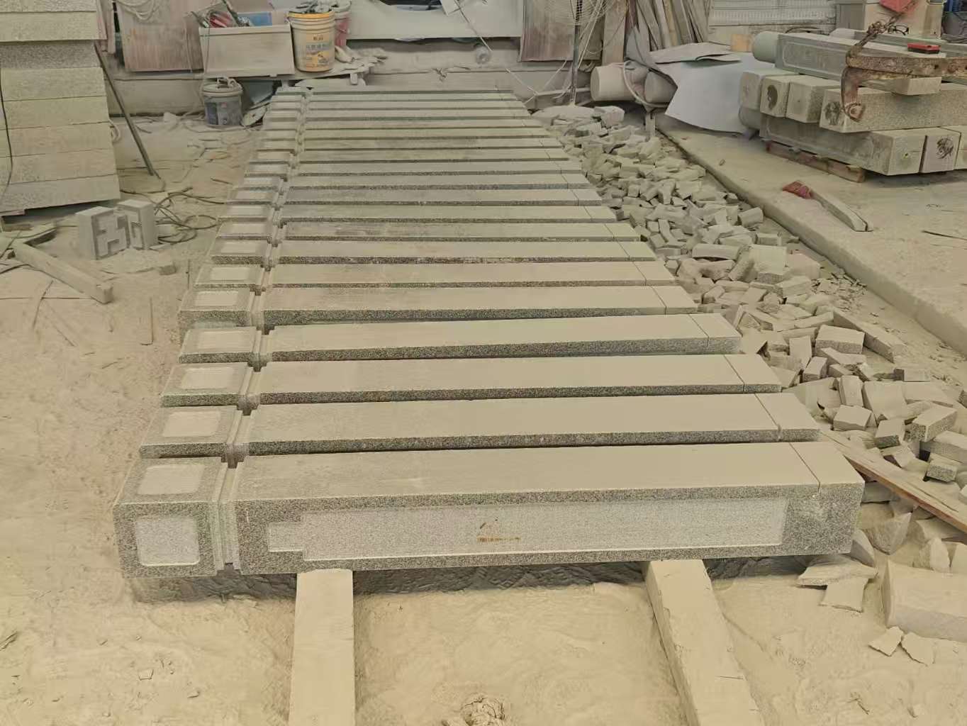 梧州 芝麻白异形加工雕刻-栏杆大柱，方柱